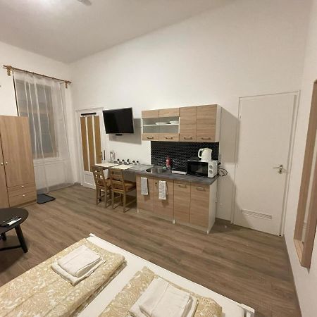 Mano Guesthouse Будапеща Екстериор снимка