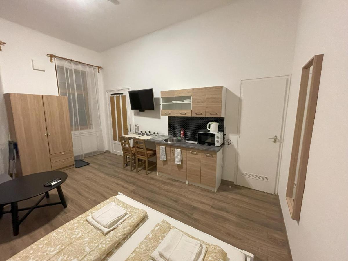 Mano Guesthouse Будапеща Екстериор снимка
