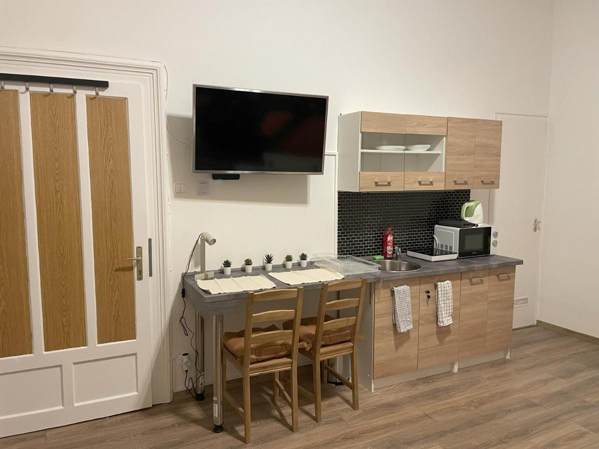 Mano Guesthouse Будапеща Екстериор снимка